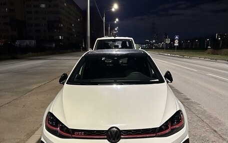 Volkswagen Golf GTI VII, 2017 год, 2 850 000 рублей, 3 фотография