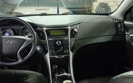 Hyundai Sonata VI, 2011 год, 1 200 000 рублей, 2 фотография