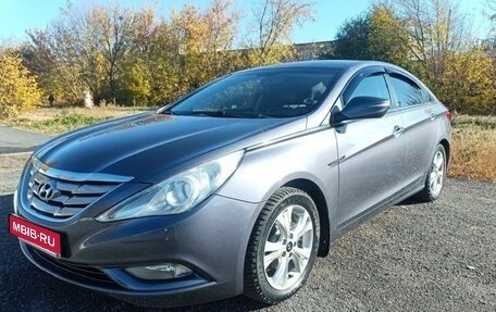 Hyundai Sonata VI, 2011 год, 1 200 000 рублей, 1 фотография