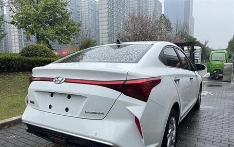 Hyundai Verna, 2021 год, 1 320 000 рублей, 2 фотография