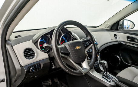 Chevrolet Cruze II, 2013 год, 990 000 рублей, 16 фотография