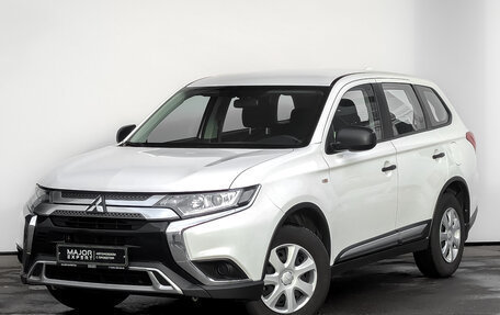 Mitsubishi Outlander III рестайлинг 3, 2021 год, 2 790 000 рублей, 1 фотография