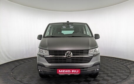 Volkswagen Multivan T6 рестайлинг, 2020 год, 6 400 000 рублей, 2 фотография