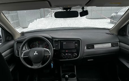 Mitsubishi Outlander III рестайлинг 3, 2012 год, 1 399 000 рублей, 6 фотография