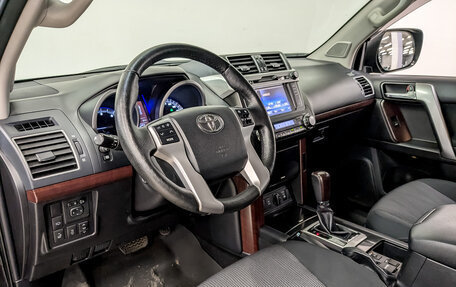 Toyota Land Cruiser Prado 150 рестайлинг 2, 2015 год, 3 350 000 рублей, 16 фотография