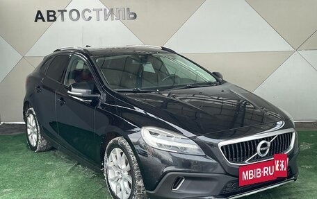 Volvo V40 Cross Country I, 2017 год, 1 850 000 рублей, 2 фотография