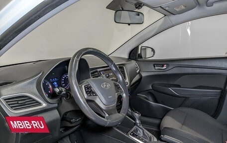 Hyundai Solaris II рестайлинг, 2018 год, 1 375 000 рублей, 24 фотография