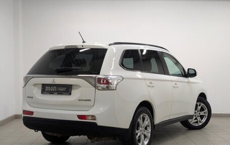 Mitsubishi Outlander III рестайлинг 3, 2013 год, 1 450 000 рублей, 2 фотография