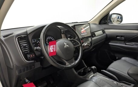 Mitsubishi Outlander III рестайлинг 3, 2013 год, 1 450 000 рублей, 6 фотография