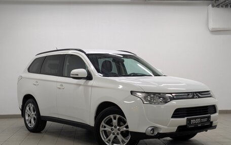 Mitsubishi Outlander III рестайлинг 3, 2013 год, 1 450 000 рублей, 27 фотография