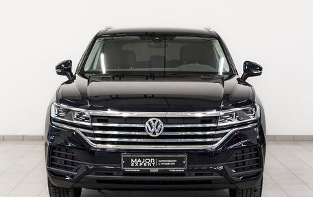 Volkswagen Touareg III, 2018 год, 5 390 000 рублей, 2 фотография