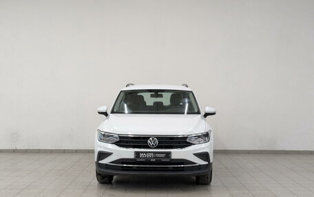 Volkswagen Tiguan II, 2021 год, 2 750 000 рублей, 2 фотография