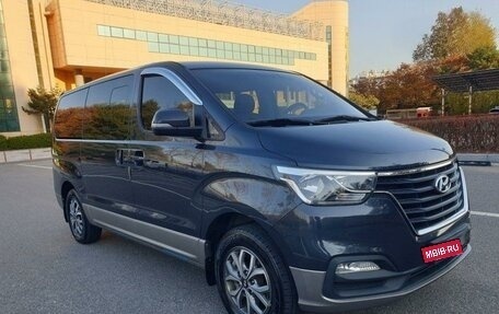 Hyundai Grand Starex Grand Starex I рестайлинг 2, 2020 год, 3 100 000 рублей, 3 фотография