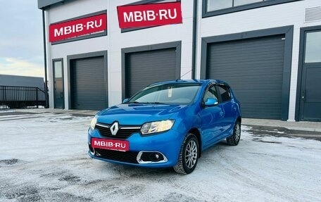 Renault Sandero II рестайлинг, 2018 год, 869 000 рублей, 2 фотография