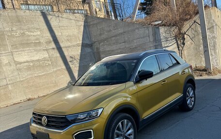 Volkswagen T-Roc I, 2021 год, 1 800 000 рублей, 2 фотография