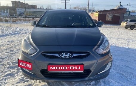 Hyundai Solaris II рестайлинг, 2011 год, 1 180 000 рублей, 1 фотография