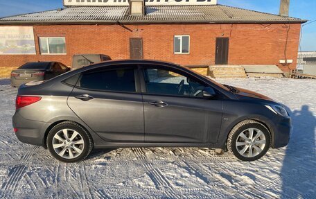 Hyundai Solaris II рестайлинг, 2011 год, 1 180 000 рублей, 2 фотография