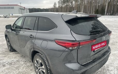 Toyota Highlander, 2021 год, 5 000 000 рублей, 5 фотография