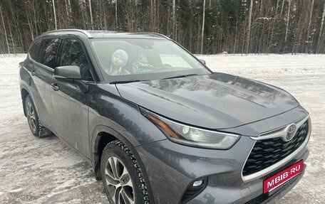 Toyota Highlander, 2021 год, 5 000 000 рублей, 3 фотография