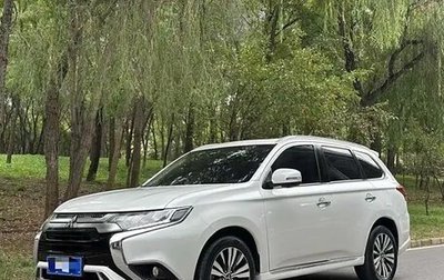 Mitsubishi Outlander III рестайлинг 3, 2021 год, 2 630 000 рублей, 1 фотография