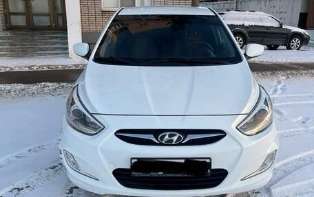 Hyundai Solaris II рестайлинг, 2013 год, 1 050 000 рублей, 2 фотография