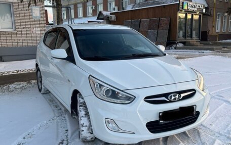 Hyundai Solaris II рестайлинг, 2013 год, 1 050 000 рублей, 3 фотография