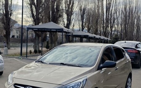 Hyundai Solaris II рестайлинг, 2011 год, 720 000 рублей, 3 фотография