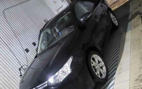 Mitsubishi Outlander III рестайлинг 3, 2012 год, 1 850 000 рублей, 7 фотография