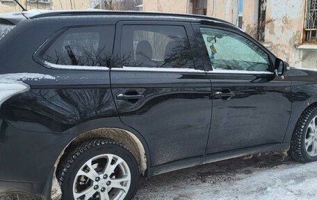 Mitsubishi Outlander III рестайлинг 3, 2012 год, 1 850 000 рублей, 13 фотография