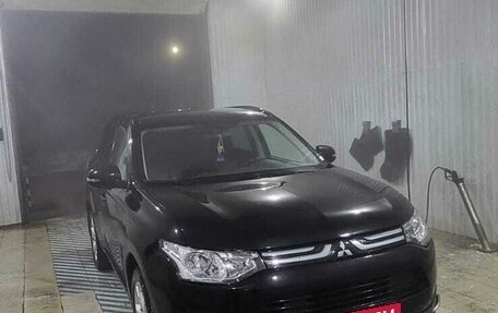 Mitsubishi Outlander III рестайлинг 3, 2012 год, 1 850 000 рублей, 6 фотография