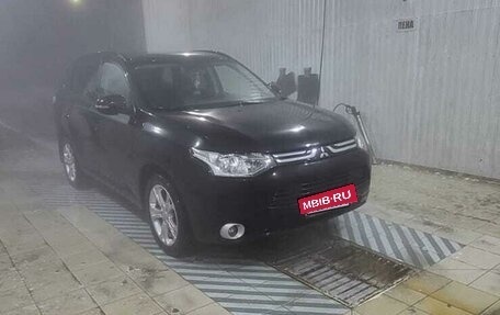 Mitsubishi Outlander III рестайлинг 3, 2012 год, 1 850 000 рублей, 8 фотография