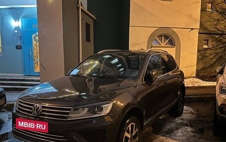 Volkswagen Touareg III, 2015 год, 2 600 000 рублей, 2 фотография