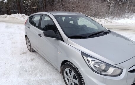 Hyundai Solaris II рестайлинг, 2011 год, 850 000 рублей, 6 фотография