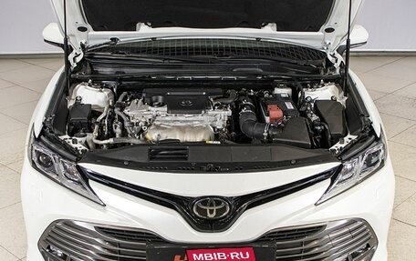 Toyota Camry, 2018 год, 2 800 000 рублей, 10 фотография