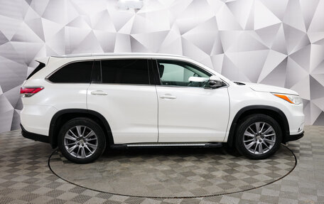 Toyota Highlander III, 2015 год, 3 220 000 рублей, 6 фотография