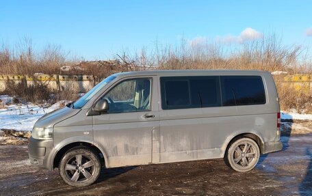 Volkswagen Caravelle T5, 2013 год, 1 250 000 рублей, 2 фотография