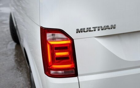 Volkswagen Multivan T6 рестайлинг, 2017 год, 4 650 000 рублей, 8 фотография