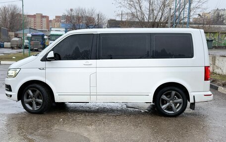 Volkswagen Multivan T6 рестайлинг, 2017 год, 4 650 000 рублей, 4 фотография