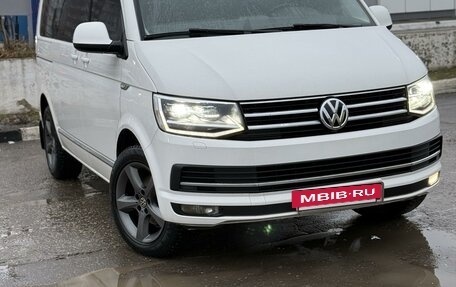 Volkswagen Multivan T6 рестайлинг, 2017 год, 4 650 000 рублей, 3 фотография