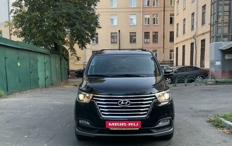 Hyundai Grand Starex Grand Starex I рестайлинг 2, 2020 год, 4 450 000 рублей, 6 фотография