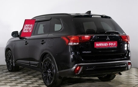 Mitsubishi Outlander III рестайлинг 3, 2021 год, 3 358 600 рублей, 7 фотография