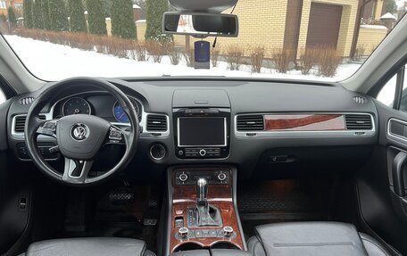 Volkswagen Touareg III, 2012 год, 1 850 000 рублей, 21 фотография