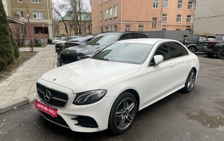 Mercedes-Benz E-Класс, 2019 год, 4 000 000 рублей, 1 фотография