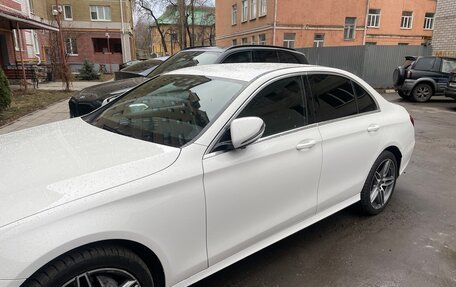 Mercedes-Benz E-Класс, 2019 год, 4 000 000 рублей, 4 фотография