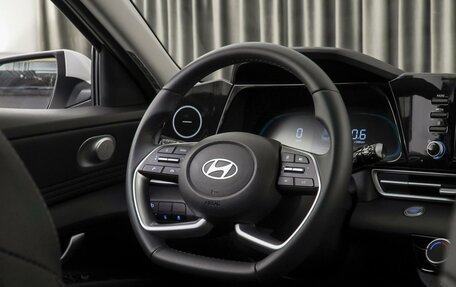 Hyundai Elantra, 2023 год, 2 259 000 рублей, 25 фотография