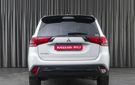 Mitsubishi Outlander III рестайлинг 3, 2021 год, 3 050 000 рублей, 4 фотография