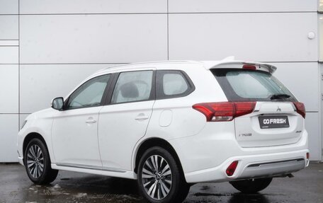 Mitsubishi Outlander III рестайлинг 3, 2022 год, 3 235 000 рублей, 2 фотография