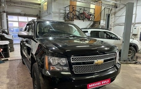 Chevrolet Tahoe III, 2008 год, 1 750 000 рублей, 2 фотография