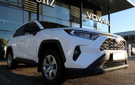 Toyota RAV4, 2021 год, 2 970 000 рублей, 5 фотография