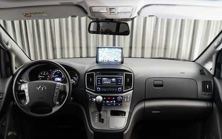 Hyundai Grand Starex Grand Starex I рестайлинг 2, 2018 год, 3 990 000 рублей, 6 фотография